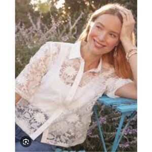 NWT Chico's  White lace applies Short Sleeve Button Down top size 4
